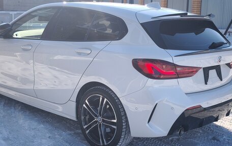 BMW 1 серия, 2022 год, 2 150 000 рублей, 16 фотография