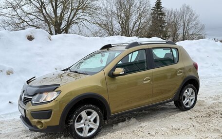 Renault Sandero II рестайлинг, 2016 год, 850 000 рублей, 31 фотография