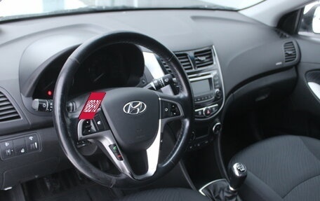 Hyundai Solaris II рестайлинг, 2016 год, 1 045 000 рублей, 10 фотография