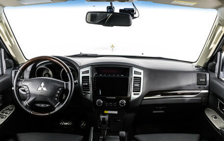 Mitsubishi Pajero IV, 2019 год, 4 099 000 рублей, 10 фотография