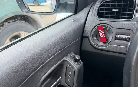 Volkswagen Polo VI (EU Market), 2012 год, 800 000 рублей, 14 фотография