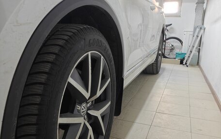 Volkswagen Touareg III, 2019 год, 5 900 000 рублей, 3 фотография