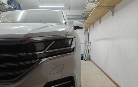 Volkswagen Touareg III, 2019 год, 5 900 000 рублей, 2 фотография