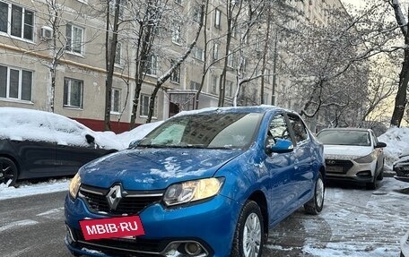Renault Logan II, 2015 год, 600 000 рублей, 3 фотография