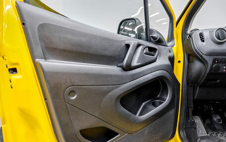 Peugeot Partner II рестайлинг 2, 2021 год, 2 055 000 рублей, 19 фотография