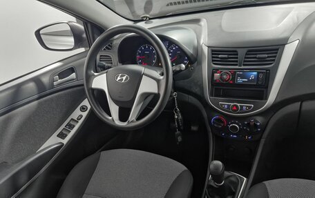 Hyundai Solaris II рестайлинг, 2011 год, 470 000 рублей, 15 фотография