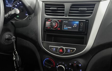 Hyundai Solaris II рестайлинг, 2011 год, 470 000 рублей, 18 фотография