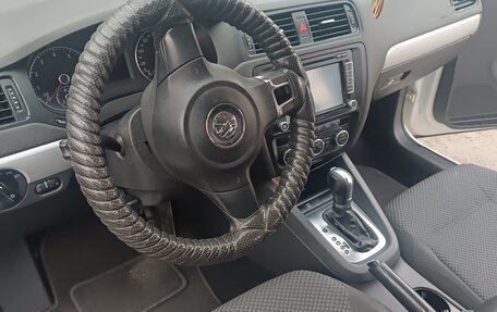 Volkswagen Jetta VI, 2012 год, 930 000 рублей, 18 фотография