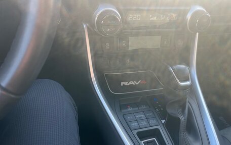 Toyota RAV4, 2024 год, 3 750 000 рублей, 2 фотография