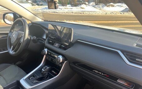 Toyota RAV4, 2024 год, 3 750 000 рублей, 7 фотография