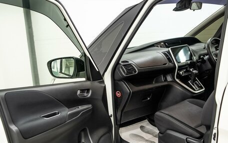 Nissan Serena IV, 2016 год, 2 120 000 рублей, 16 фотография