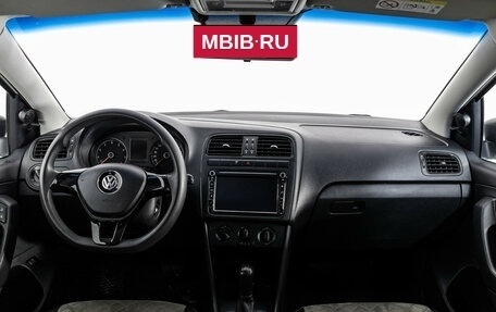 Volkswagen Polo VI (EU Market), 2017 год, 1 199 000 рублей, 7 фотография