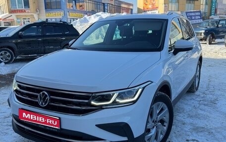 Volkswagen Tiguan II, 2021 год, 2 550 000 рублей, 1 фотография
