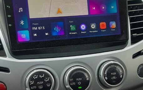 Mitsubishi L200 IV рестайлинг, 2013 год, 1 840 000 рублей, 5 фотография