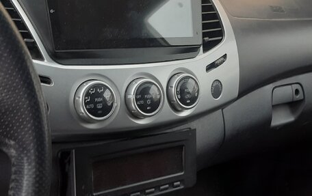 Mitsubishi L200 IV рестайлинг, 2013 год, 1 840 000 рублей, 14 фотография