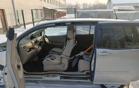 Toyota Raum II, 2004 год, 430 000 рублей, 3 фотография