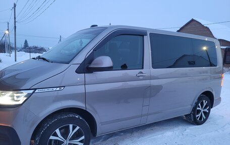 Volkswagen Caravelle T6 рестайлинг, 2021 год, 6 000 000 рублей, 2 фотография