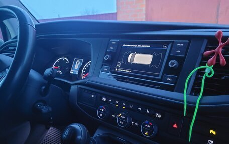 Volkswagen Caravelle T6 рестайлинг, 2021 год, 6 000 000 рублей, 7 фотография