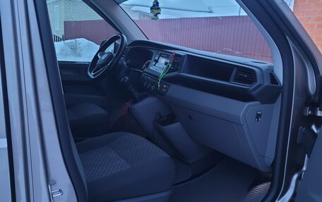 Volkswagen Caravelle T6 рестайлинг, 2021 год, 6 000 000 рублей, 8 фотография