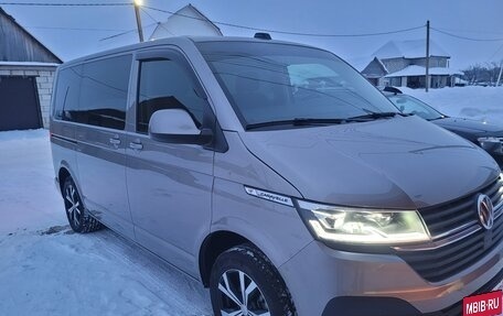 Volkswagen Caravelle T6 рестайлинг, 2021 год, 6 000 000 рублей, 3 фотография