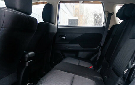 Mitsubishi Outlander III рестайлинг 3, 2018 год, 2 090 000 рублей, 10 фотография