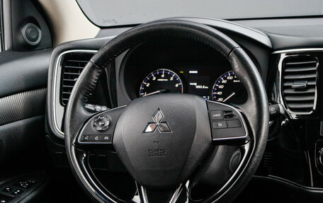 Mitsubishi Outlander III рестайлинг 3, 2018 год, 2 090 000 рублей, 13 фотография