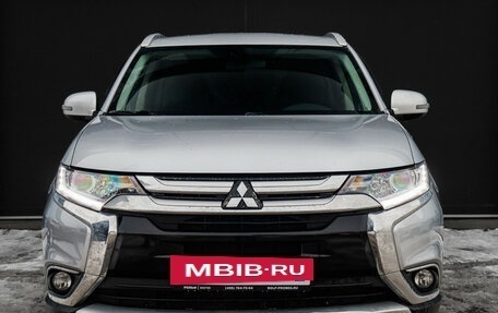Mitsubishi Outlander III рестайлинг 3, 2018 год, 2 090 000 рублей, 2 фотография