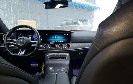 Mercedes-Benz E-Класс, 2021 год, 3 700 000 рублей, 10 фотография