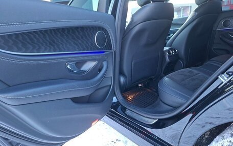 Mercedes-Benz E-Класс, 2021 год, 3 700 000 рублей, 14 фотография