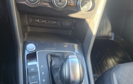 Volkswagen Tiguan II, 2020 год, 2 740 000 рублей, 23 фотография