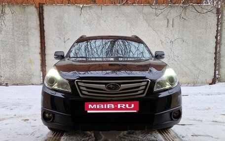Subaru Outback IV рестайлинг, 2011 год, 2 300 000 рублей, 2 фотография