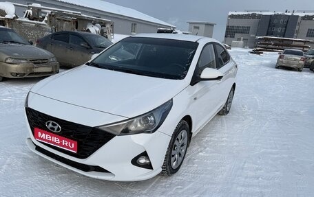 Hyundai Solaris II рестайлинг, 2021 год, 1 700 000 рублей, 1 фотография