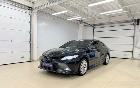 Toyota Camry, 2018 год, 3 299 900 рублей, 2 фотография