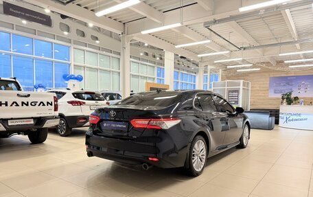 Toyota Camry, 2018 год, 3 299 900 рублей, 6 фотография