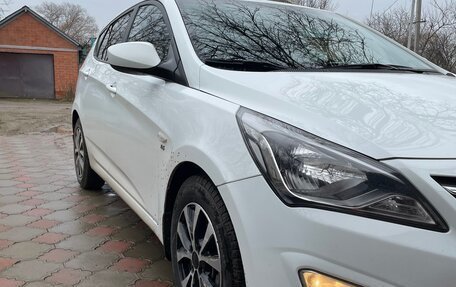 Hyundai Solaris II рестайлинг, 2016 год, 900 000 рублей, 3 фотография