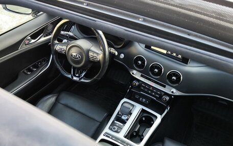 KIA Stinger I, 2018 год, 2 950 000 рублей, 10 фотография