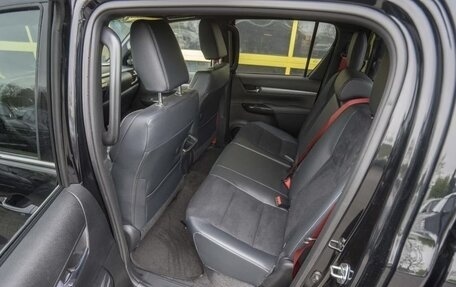 Toyota Hilux VIII, 2025 год, 8 368 800 рублей, 10 фотография