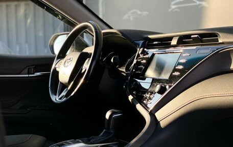 Toyota Camry, 2020 год, 2 998 700 рублей, 8 фотография