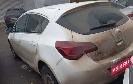 Opel Astra J, 2011 год, 277 000 рублей, 12 фотография