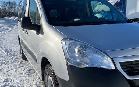 Peugeot Partner II рестайлинг 2, 2021 год, 1 890 000 рублей, 6 фотография