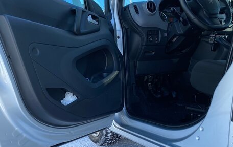 Peugeot Partner II рестайлинг 2, 2021 год, 1 890 000 рублей, 25 фотография