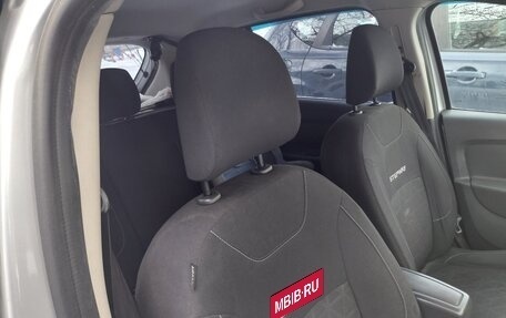 Renault Sandero II рестайлинг, 2016 год, 900 000 рублей, 2 фотография