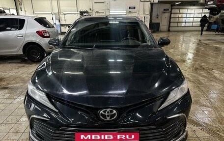 Toyota Camry, 2021 год, 3 350 000 рублей, 1 фотография