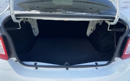 Renault Logan II, 2019 год, 749 000 рублей, 12 фотография