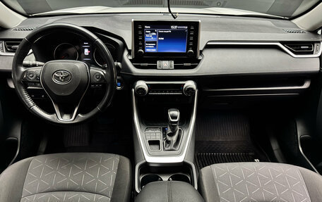 Toyota RAV4, 2021 год, 3 480 000 рублей, 13 фотография