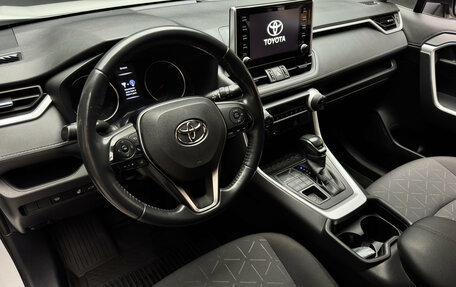 Toyota RAV4, 2021 год, 3 480 000 рублей, 12 фотография