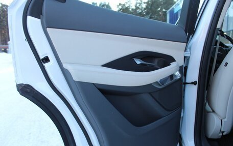 Jaguar E-Pace, 2020 год, 3 000 000 рублей, 30 фотография