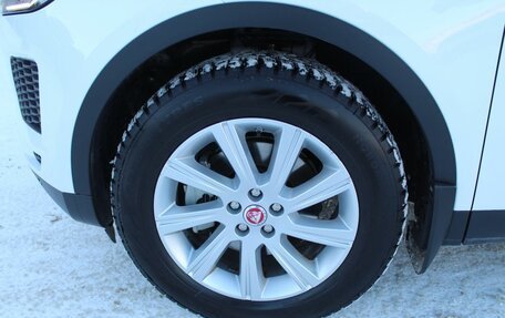 Jaguar E-Pace, 2020 год, 3 000 000 рублей, 32 фотография