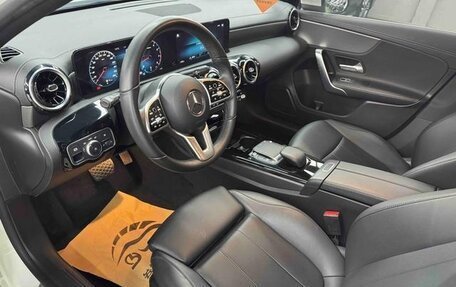 Mercedes-Benz A-Класс, 2023 год, 2 030 000 рублей, 7 фотография