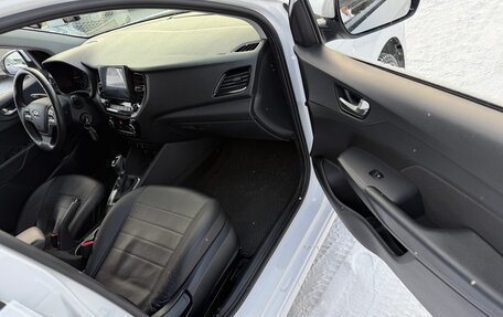 Hyundai Solaris II рестайлинг, 2021 год, 1 700 000 рублей, 19 фотография